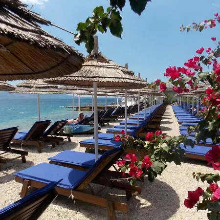 Holiday Beach بيت للعطل *